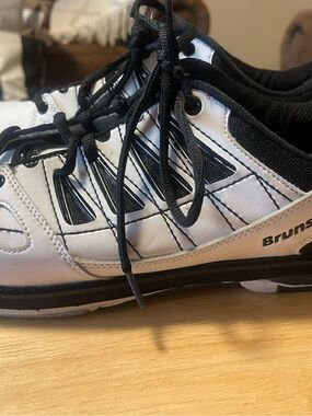 Brunswick Men's Black/White Lace Up Bowling Shoes Size 11 M-017